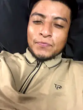 YAHIRALEJANDRIIIIII online show from October 2025 01:03:02 AM