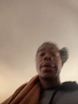 Snapshot of clitpleasrr chatting on March 2025 05:39:02 PM clitpleasrr online show from March 2025 05:39:02 PM