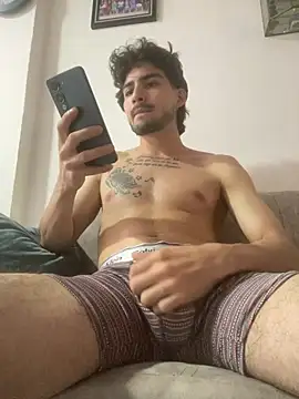 Snapshot of thiago9798 chatting on July 2026 06:20:01 PM thiago9798 online show from July 2026 06:20:01 PM