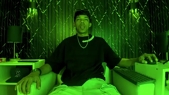 Snapshot of Gregory_Sforza chatting on December 2025 06:25:02 PM Gregory Sforza online show from December 2025 06:25:02 PM