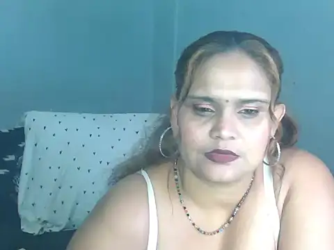 clover cams1874 online show from November 2025 10:15:01 AM