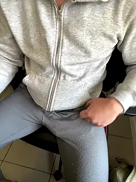 Snapshot of Gusta_bi chatting on September 2025 03:34:02 PM Gusta bi online show from September 2025 03:34:02 PM