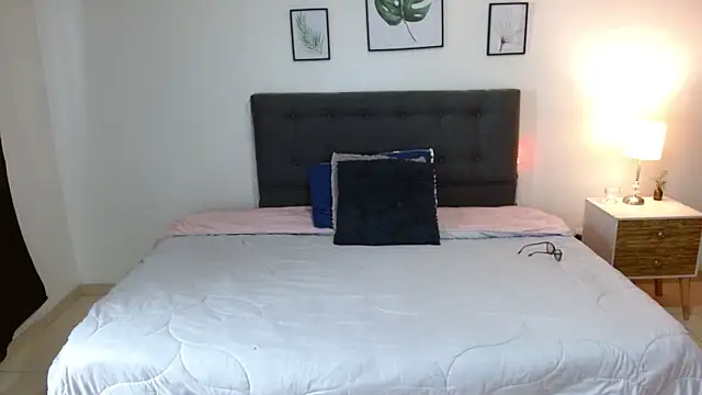 mia velvet1 online show from November 2025 02:07:01 PM