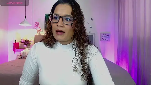 Rose Thompson1 online show from April 2026 01:40:01 PM