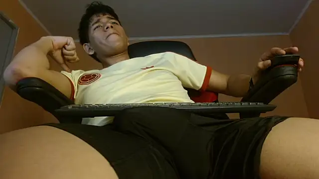 Snapshot of jettdread chatting on November 2025 06:39:01 PM jettdread online show from November 2025 06:39:01 PM