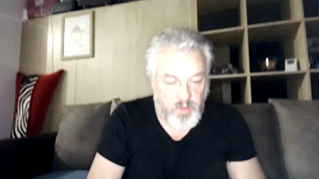 Snapshot of Berg_Boy chatting on December 2025 08:36:02 PM Berg Boy online show from December 2025 08:36:02 PM