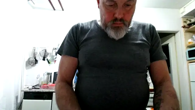 Snapshot of Berg_Boy chatting on February 2026 10:02:02 PM Berg Boy online show from February 2026 10:02:02 PM