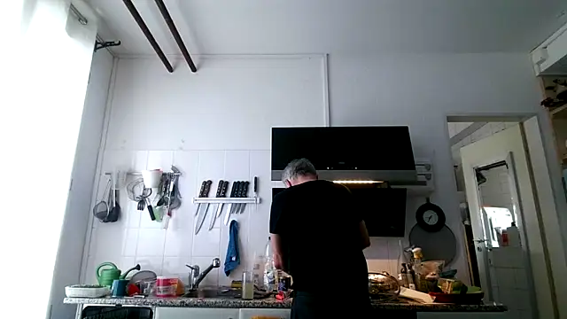 Snapshot of Berg_Boy chatting on February 2026 12:34:01 PM Berg Boy online show from February 2026 12:34:01 PM