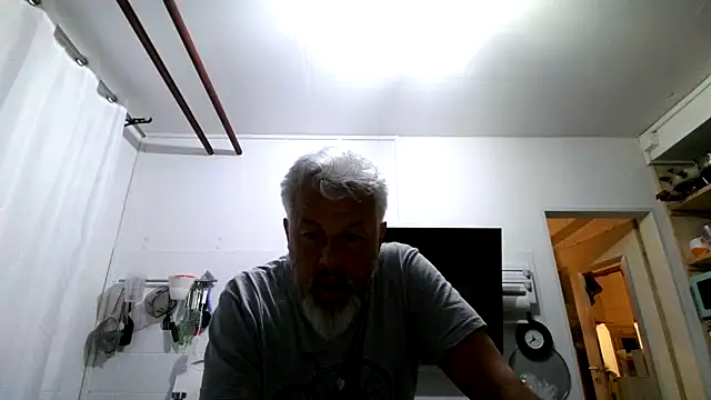 Snapshot of Berg_Boy chatting on March 2026 10:38:02 PM Berg Boy online show from March 2026 10:38:02 PM