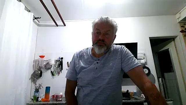 Snapshot of Berg_Boy chatting on May 2026 04:09:02 AM Berg Boy online show from May 2026 04:09:02 AM