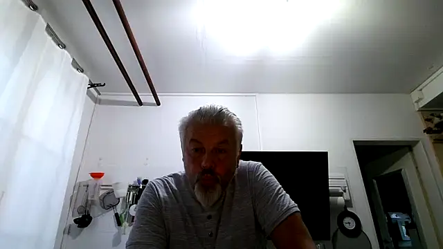 Snapshot of Berg_Boy chatting on May 2026 03:46:01 AM Berg Boy online show from May 2026 03:46:01 AM