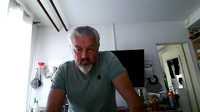 Snapshot of Berg_Boy chatting on May 2026 06:54:02 AM Berg Boy online show from May 2026 06:54:02 AM