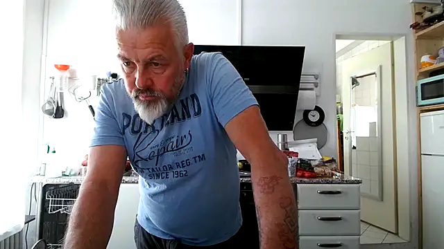 Snapshot of Berg_Boy chatting on June 2026 11:49:02 AM Berg Boy online show from June 2026 11:49:02 AM