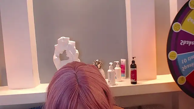 milu w4llace online show from March 2025 12:15:01 AM