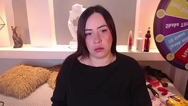 milu w4llace online show from March 2025 08:51:01 PM