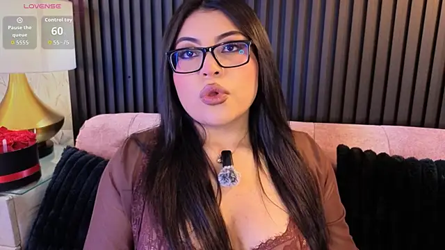 Snapshot of Alexa_Madisson chatting on July 2026 07:46:01 PM Alexa Madisson online show from July 2026 07:46:01 PM