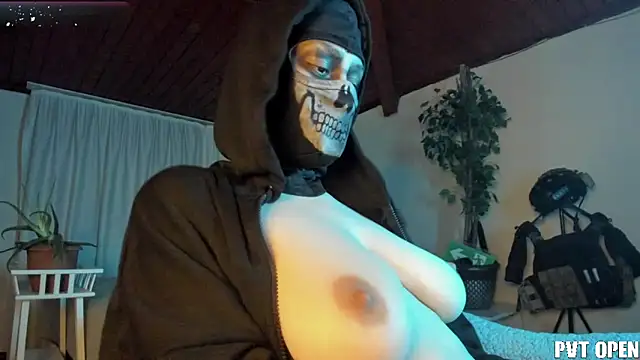 Snapshot of cos_operator chatting on February 2026 06:13:01 PM cos operator online show from February 2026 06:13:01 PM