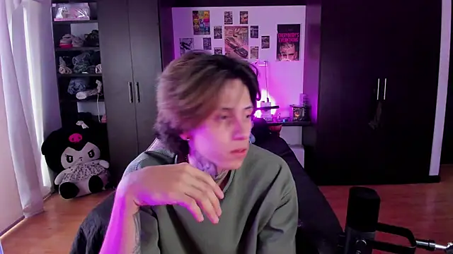 xIce Boy online show from April 2026 10:29:02 PM