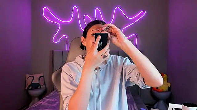 Snapshot of madison__rey chatting on December 2025 12:43:02 PM madison rey online show from December 2025 12:43:02 PM