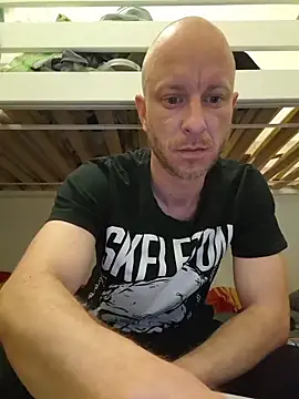 Snapshot of svenpfeifer chatting on May 2026 01:44:01 AM svenpfeifer online show from May 2026 01:44:01 AM