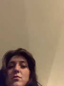 Snapshot of 2brokegirlz chatting on March 2025 07:24:01 AM 2brokegirlz online show from March 2025 07:24:01 AM