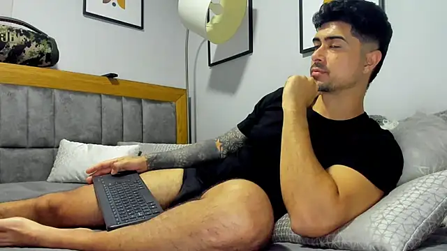 Dante Storm online show from November 2025 03:22:02 PM