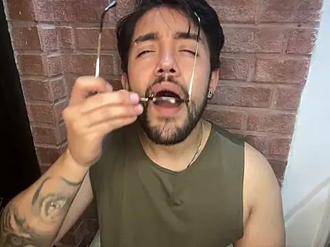 Snapshot of SrM0rgan chatting on March 2025 03:31:01 AM SrM0rgan online show from March 2025 03:31:01 AM