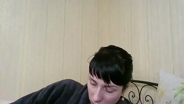 Snapshot of _Black-Panther_ chatting on December 2025 02:00:02 PM Black-Panther online show from December 2025 02:00:02 PM