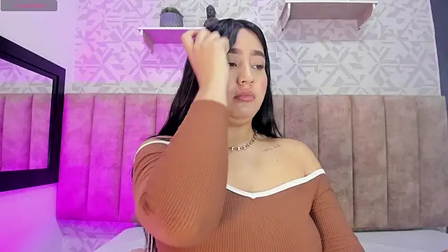 MelinaCruz online show from November 2025 04:00:01 AM