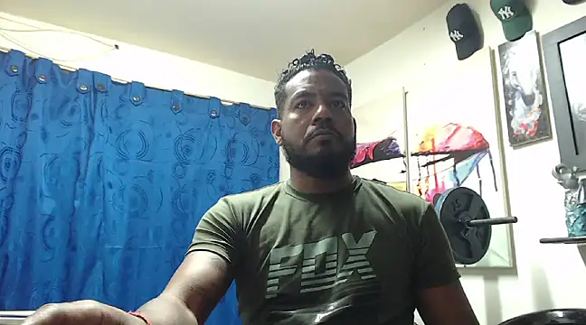 BladeFoxxx1 online show from March 2025 03:57:01 AM