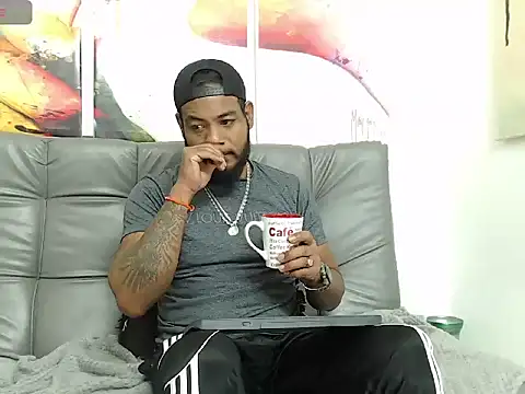 BladeFoxxx1 online show from November 2025 09:07:02 AM