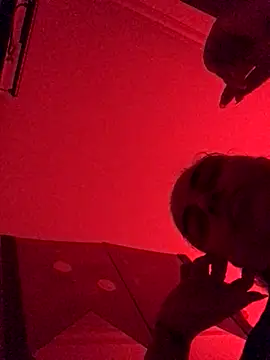 Veramaia online show from November 2025 02:22:02 AM