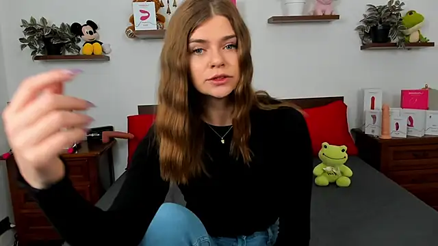 HaleyReedme online show from March 2026 07:12:02 AM