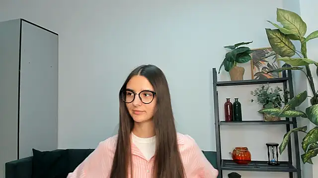 SunnCoote online show from March 2025 08:11:01 PM