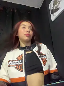 Tracy KS online show from December 2025 03:23:01 AM