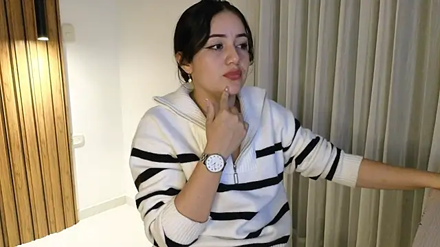 Snapshot of Isa_1207 chatting on October 2025 01:27:02 AM Isa 1207 online show from October 2025 01:27:02 AM