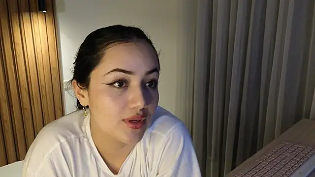 Snapshot of Isa_1207 chatting on November 2025 01:05:02 AM Isa 1207 online show from November 2025 01:05:02 AM