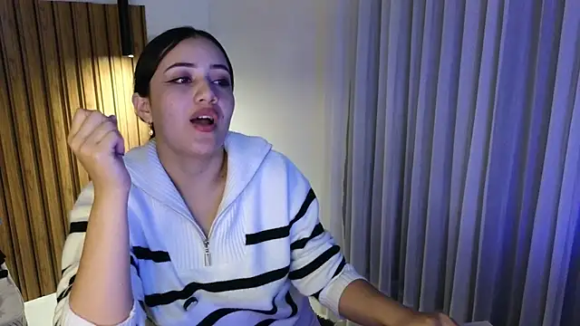 Snapshot of Isa_1207 chatting on November 2025 01:33:02 AM Isa 1207 online show from November 2025 01:33:02 AM