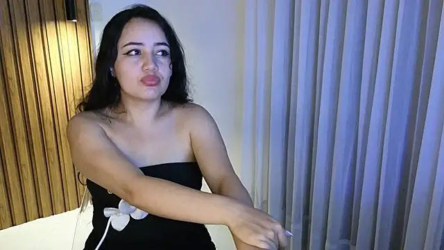 Snapshot of Isa_1207 chatting on November 2025 01:28:01 AM Isa 1207 online show from November 2025 01:28:01 AM