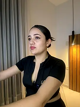 Snapshot of Isa_1207 chatting on November 2025 01:29:01 AM Isa 1207 online show from November 2025 01:29:01 AM