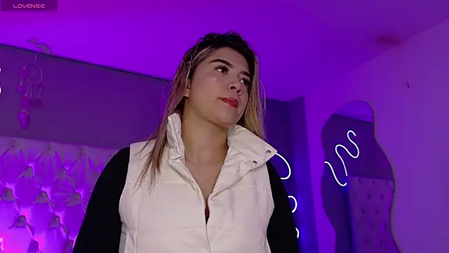 natasha  black online show from November 2025 07:26:01 PM