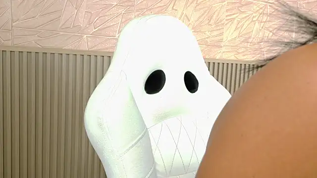 Snapshot of Gaviluc_ chatting on November 2025 10:36:02 AM Gaviluc online show from November 2025 10:36:02 AM