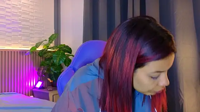 Snapshot of TiffanyWalk chatting on November 2025 11:11:02 AM TiffanyWalk online show from November 2025 11:11:02 AM