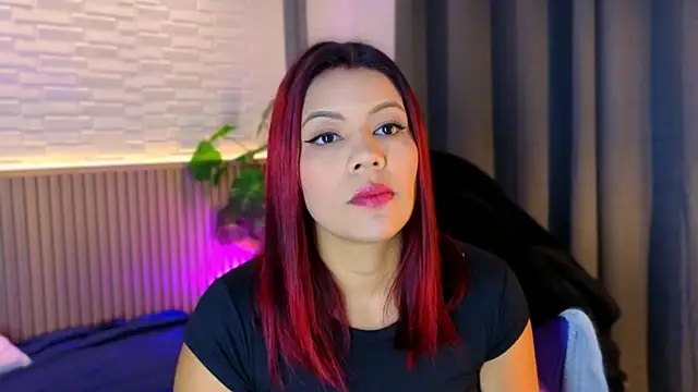 Snapshot of TiffanyWalk chatting on November 2025 11:42:02 AM TiffanyWalk online show from November 2025 11:42:02 AM