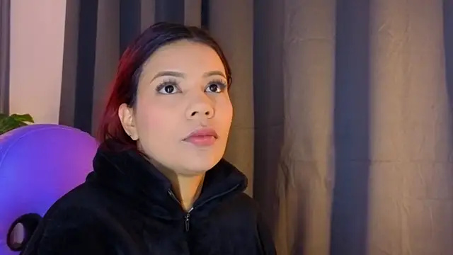 Snapshot of TiffanyWalk chatting on November 2025 10:38:02 AM TiffanyWalk online show from November 2025 10:38:02 AM