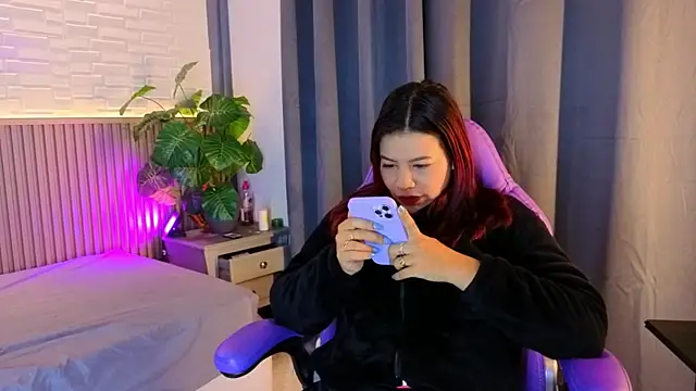 Snapshot of TiffanyWalk chatting on November 2025 10:51:01 AM TiffanyWalk online show from November 2025 10:51:01 AM