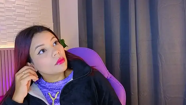 Snapshot of TiffanyWalk chatting on December 2025 11:52:02 AM TiffanyWalk online show from December 2025 11:52:02 AM