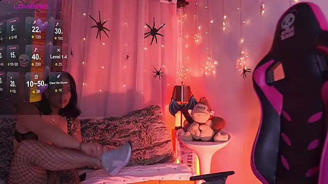 Madison Mayer online show from October 2025 01:07:01 PM