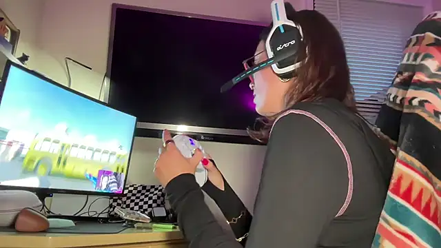 Snapshot of SpaceCowWhore chatting on September 2025 11:26:02 PM SpaceCowWhore online show from September 2025 11:26:02 PM