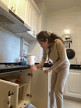 aa520uv online show from April 2026 02:00:02 AM